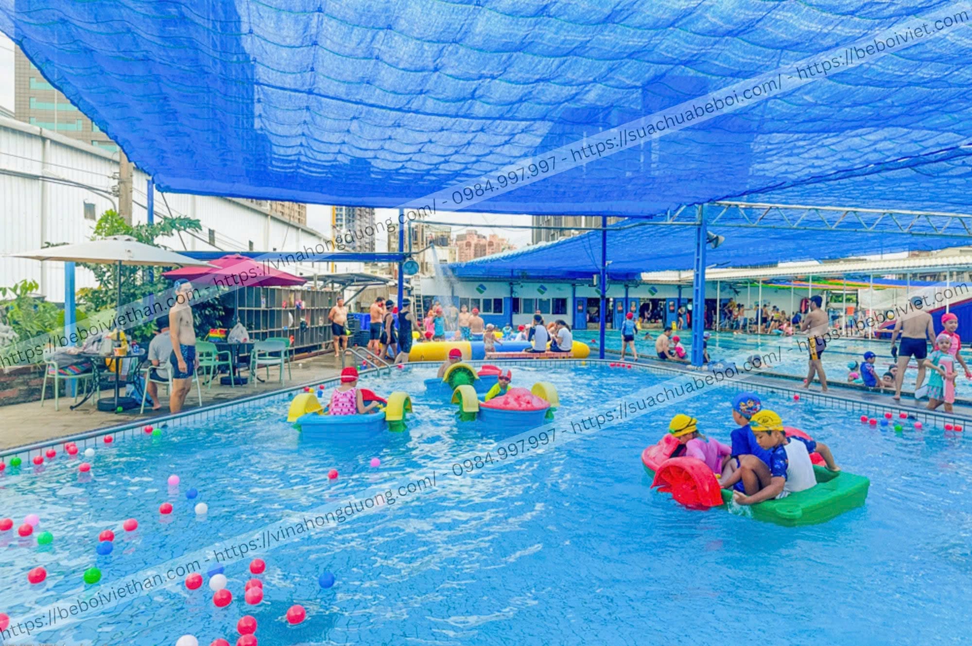 Bể Bơi Liner PVC Có Thể Thi Công Vào Mùa Mưa Không? Những Điều Chủ Đầu Tư Cần Biết
