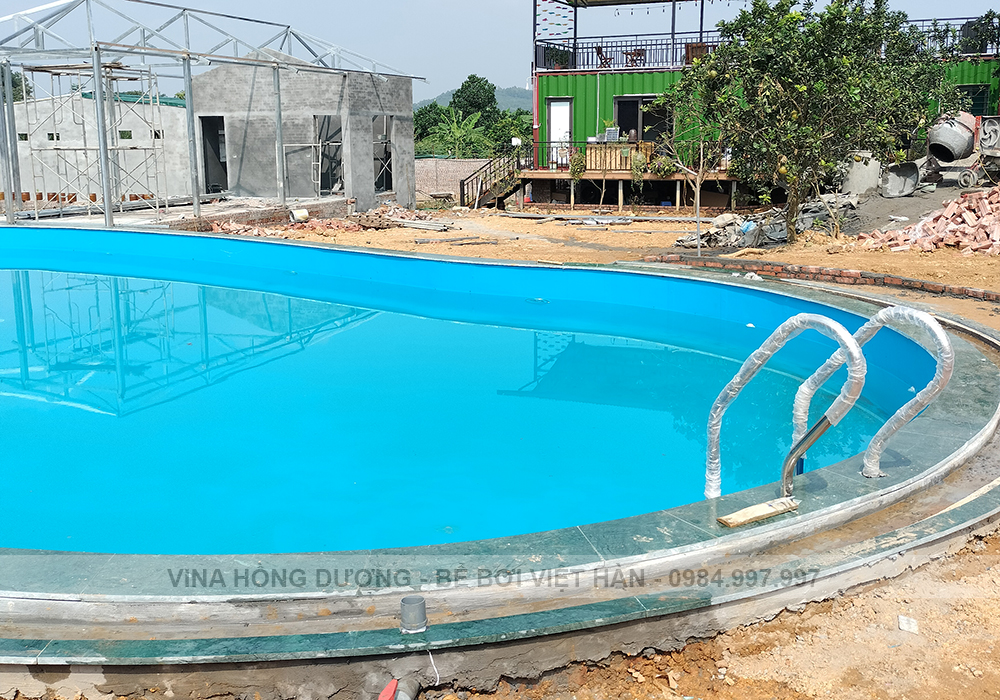 Bể uốn lượn - Chị Thoa, Ba Vì, Hà Nội